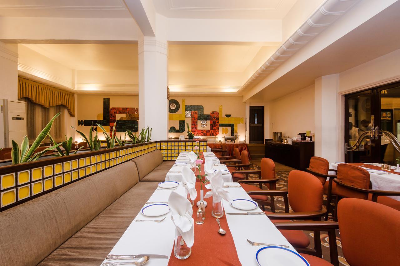 West End Hotel Mumbai Dış mekan fotoğraf
