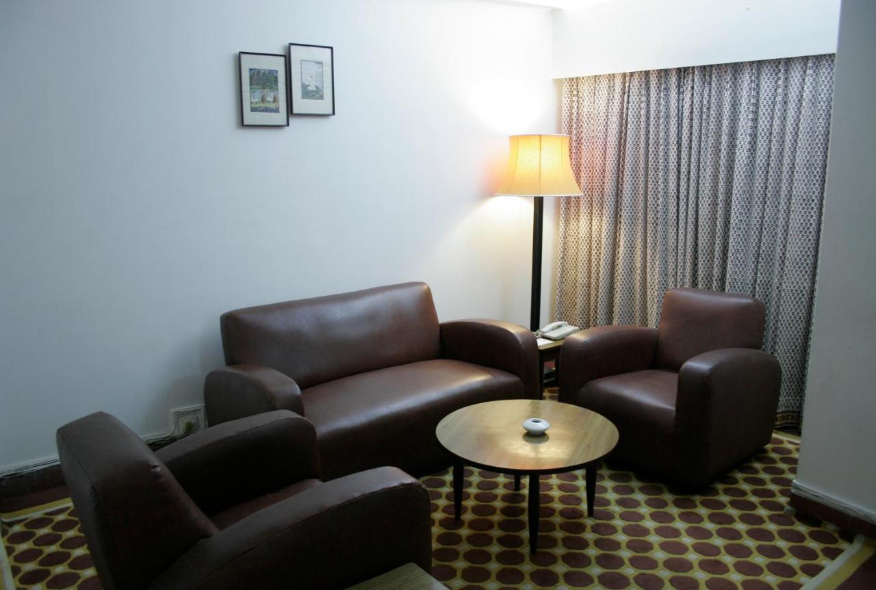 West End Hotel Mumbai Dış mekan fotoğraf