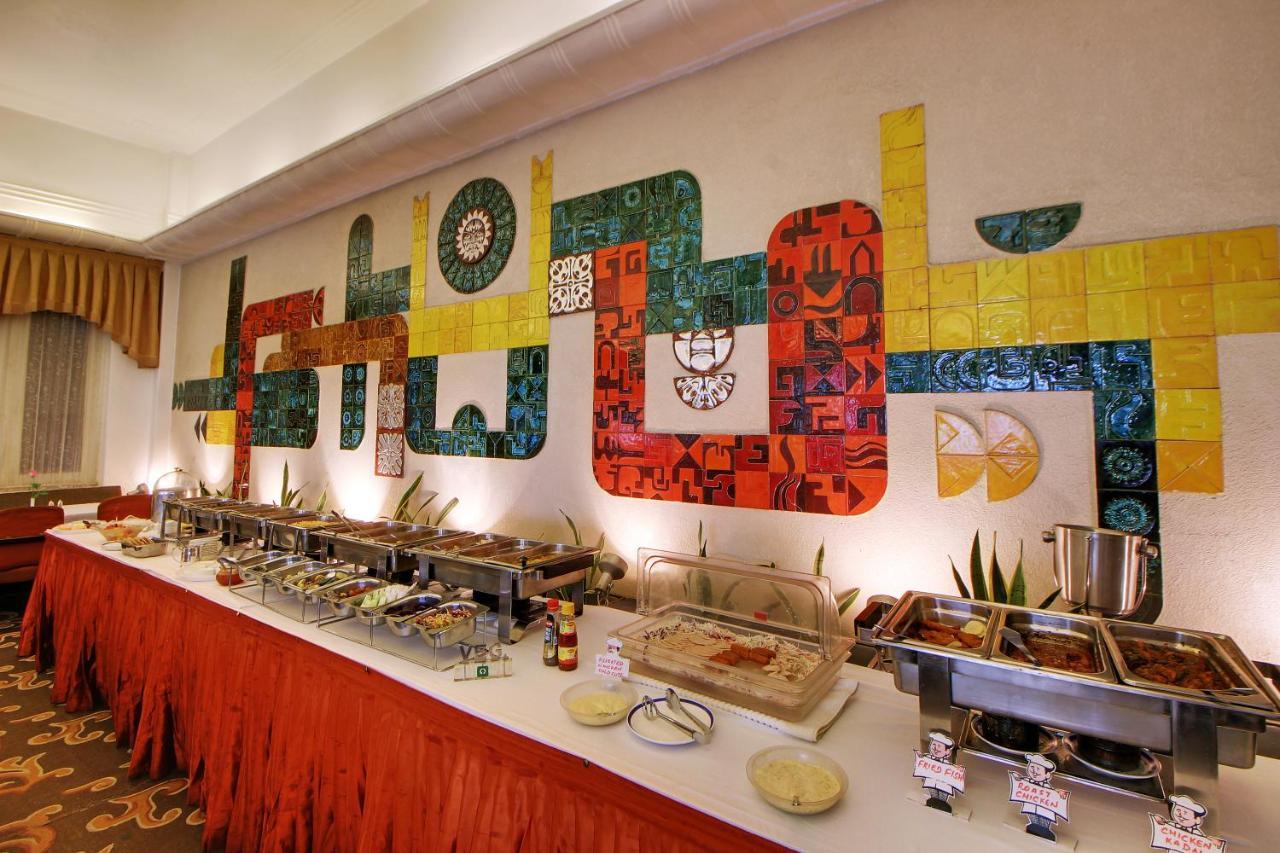 West End Hotel Mumbai Dış mekan fotoğraf