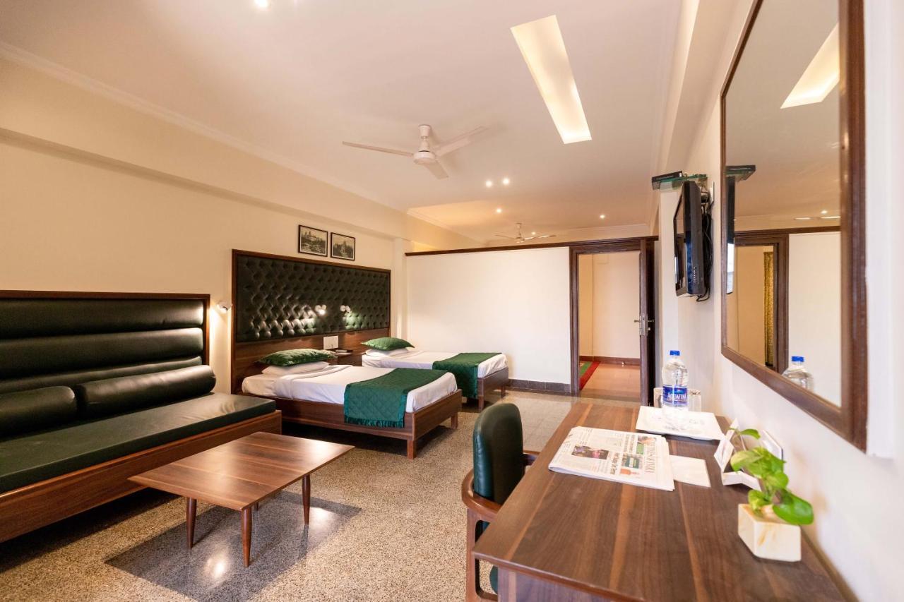 West End Hotel Mumbai Dış mekan fotoğraf