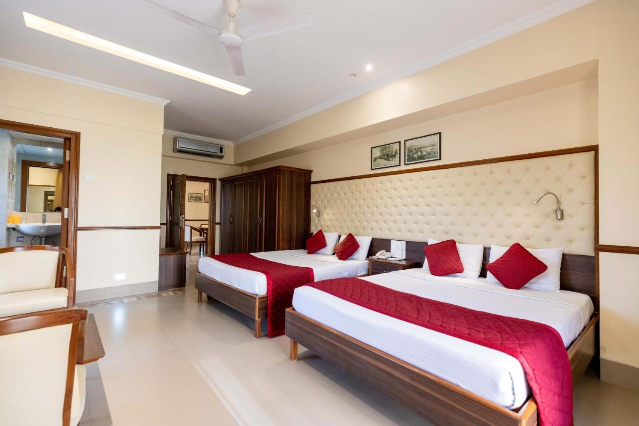 West End Hotel Mumbai Dış mekan fotoğraf