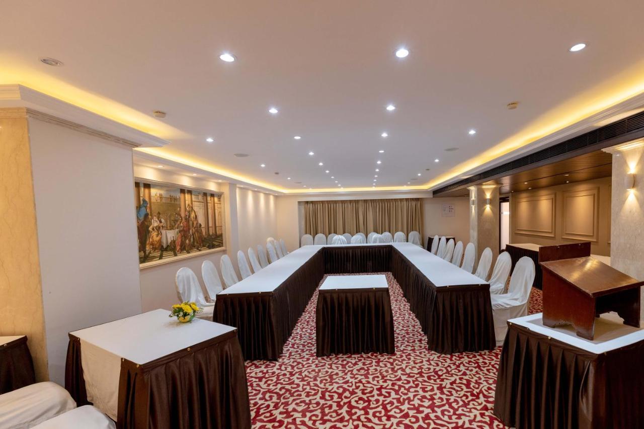 West End Hotel Mumbai Dış mekan fotoğraf